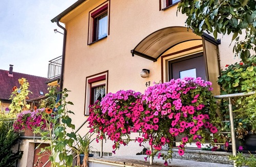 Neudrossenfeld House | Vacation Home "Ulbrich" with Private Terrace, Balcony & Wi-Fi