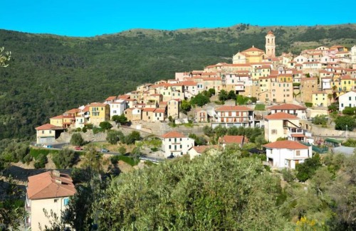 Pietrabruna House | Vacation home Vecchi Olivi in Pietrabruna - 5 persons, 2 bedrooms