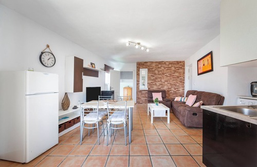 Almeria House | Vacation Home 'Vista al Mar Ainara' with Sea View, Shared Pool & Wi-Fi