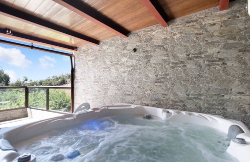 Moya Villa | Vacation home 'Vv El Alpendre' with Mountain View, Private Terrace and Wi-Fi
