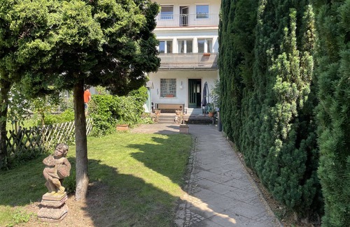 Ernst House | Vacation home Weinblatt with Moselle view