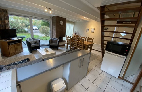 Scharendijke House | Vacation home with enclosed garden near the beach and lake.