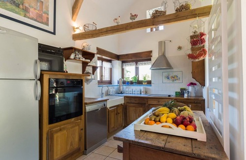 Leobard House | Vacation home with swimming pool overlooking historic monument