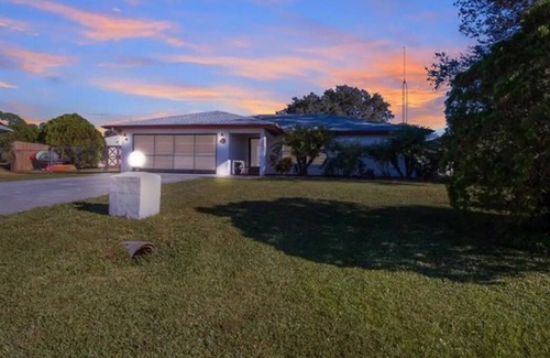 Warm Mineral Springs House | Vacation house mineral spring water.