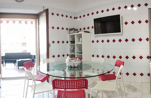 Portici Apartment | Vacation House - The Scent of the Sea.14 beds 50 meters from the sea!