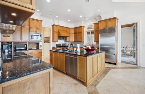 Debordieu Colony House | Vacation in luxury and style with sweeping ocean views at Pearce House.