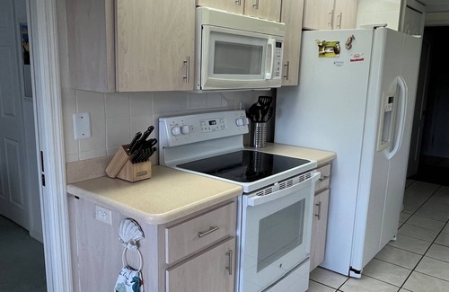 Broadmoor House | Vacation in Paradise on the Canal w/Heated Pool, minutes to Beach, Dog Friendly!