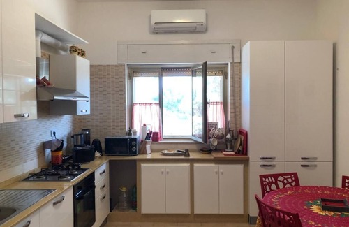 San Pietro in Bevagna House | Vacation home w. large terrace/garden-900m-2 min drive to the sea Max 6 persons