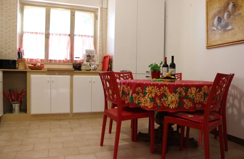 San Pietro in Bevagna House | Vacation home w. large terrace/garden-900m-2 min drive to the sea Max 6 persons