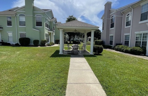 Biloxi Villa | Vacation Paradise near beach sleeps 6+