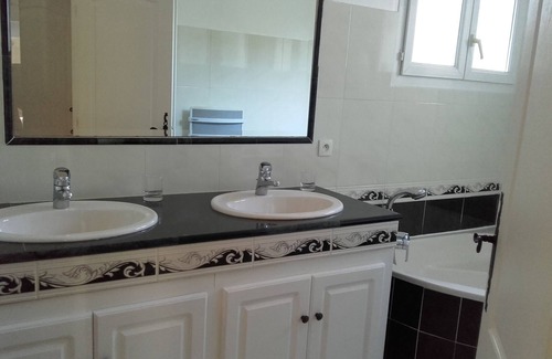 Six-Fours-les-Plages House | Vacation rental villa in Six fours les plages