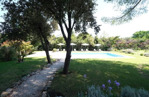 Pont Royal Villa | Vacation rental house with pool LAGNES LS2-411