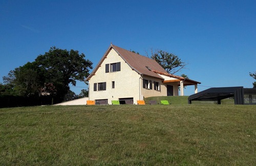 Rueyres House | Vacation rental in the countryside-private indoor pool (8x4)
