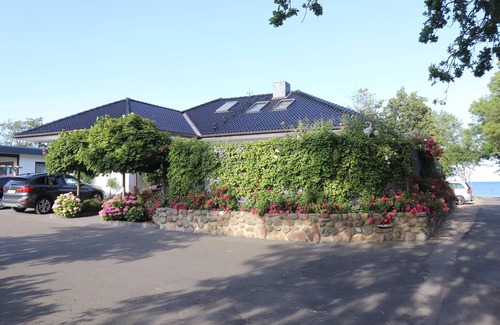 Schoenhagen Apartment | Vacation right on the beach. Only about 30 meters to the water