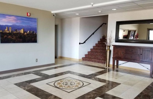 Castle Rock House | Vacation Starts Here! 3 Convenient units, Dining, Near Plum Creek Golf Course