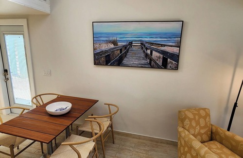 Sarasota Cottage | Vacation starts here! Lovely cottage a few steps away from Lido Beach! unit 4