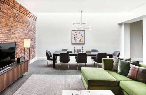Downtown Seattle Hotel | Vacation Starts Here! Modern Luxuries, Bike Rental, Near Seattle Aquarium!