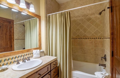 Tamarack Cottage | Vacation Station Cottage - Ski In/Ski Out Cottage | Private Hot Tub