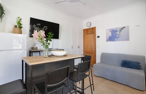 Puerto de la Cruz Apartment | Vacation Studio 'Nelale' with Balcony and Wi-Fi