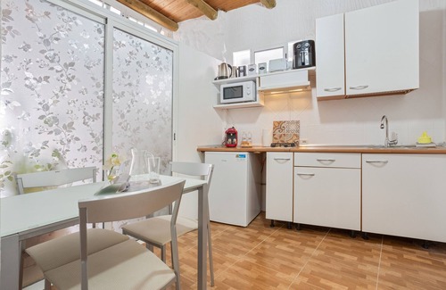 Tejina Apartment | Vacation Studio 'Tejina De Isora' with Wi-Fi