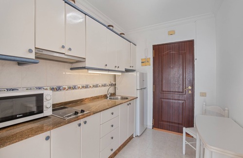 San Agustin Apartment | Vacation Studio 'Vista Mar By Masvacaciones' with Sea View, Shared Pool and Wi-Fi