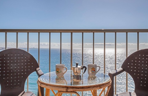 San Agustin Apartment | Vacation Studio 'Vista Mar By Masvacaciones' with Sea View, Shared Pool and Wi-Fi