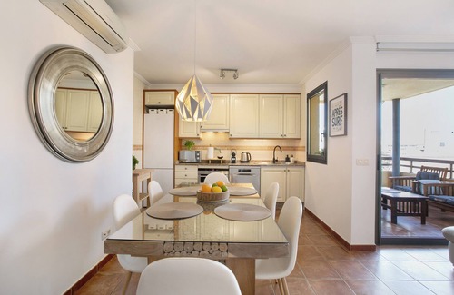 Granadilla de Abona Villa | Vacation 'Tejita' with Sea View, Wi-Fi and Air Conditioning