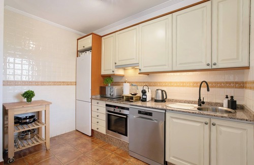 Granadilla de Abona Villa | Vacation 'Tejita' with Sea View, Wi-Fi and Air Conditioning