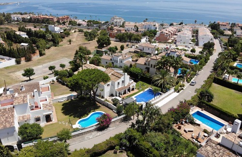 La Gaspara House | Vacation villa for a family of 5, private garden and pool