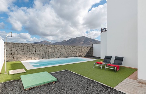 Playa Blanca Villa | Vacation Villa 'Luxury Lanzarote' with Sea View, Private Pool and Wi-Fi