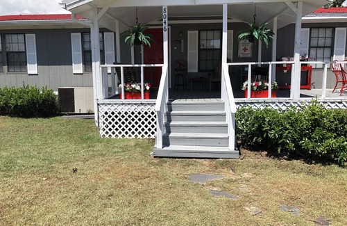 Donalsonville House | Vacationers, Fisherman, Hunters, and Work Groups are all welcome!