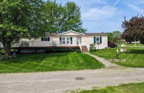 Watkins Glen House | Vacationing doesn’t have to be a chore; it can be a pleasure at Arbor Roads!