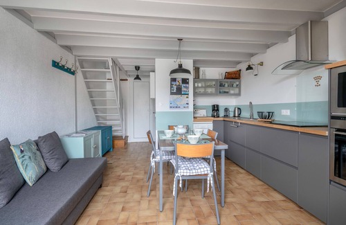 Saint-Gildas-de-Rhuys Ski Chalet | Vacations in Saint Gildas de Rhuys for 4 - Pool