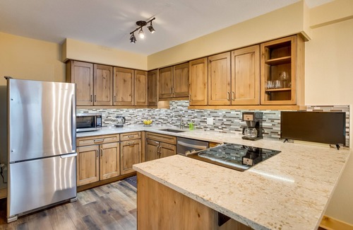 Intermountain Condo | Vail Condo ~ 4 Mi to Vail Mountain Resort!
