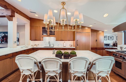 Vail House | Vail Row-House 303 Gore Creek Dr #7, Vail Village - Next to Bridge St & Gorsuch. Ski-in/Ski-out.