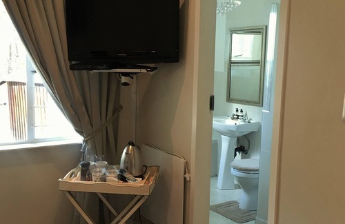 Greater Johannesburg Metropolitan Area House | Vairs Place - The Suites
