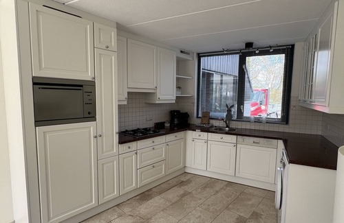 Lemmer House | Vakantiehuis aan het Water met Aanlegsteiger