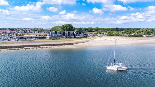 Sint-Annaland Apartment | Vakantiewoning aan het water - met 4 balkons - Vista Maris - Nr 30