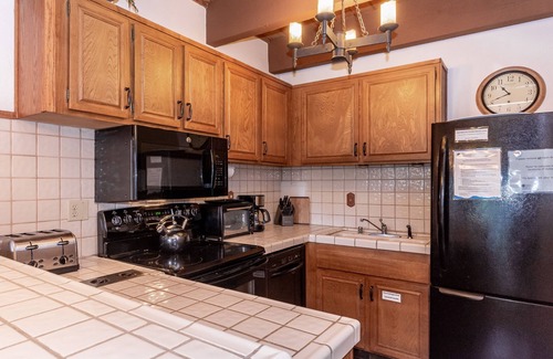 Mammoth Lakes Condo | Val DIsere 32 Pet-Friendly, Walk To The Village, Private Washer Dryer, Spacious Floorplan by RedAwning