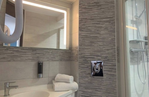 Valentigney Hotel | Val Hôtel Montbéliard Sud