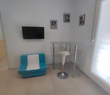 El Cabanyal Apartment | Valencia Beach PINK