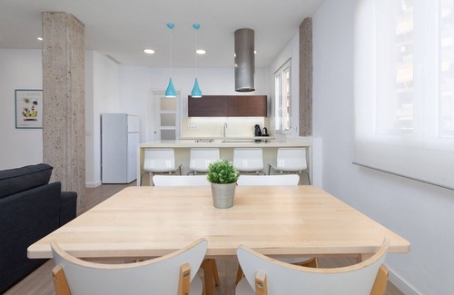 Montolivet Apartment | VALENCIA OPERA. Wifi + Aire Acondicionado+ 4 Pax