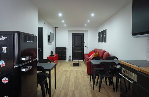 Valenciennes Apartment | ValenStay - Duplex Stade du Hainaut with terrace