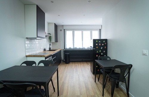 Valenciennes Apartment | ValenStay - Duplex Stade du Hainaut with terrace
