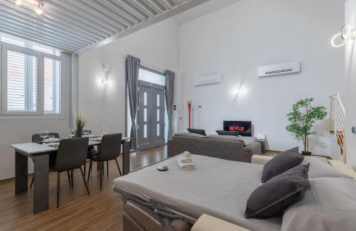 Prato Apartment | Valentini Luxury Loft-18 by train to Florence-PARKING FREE
