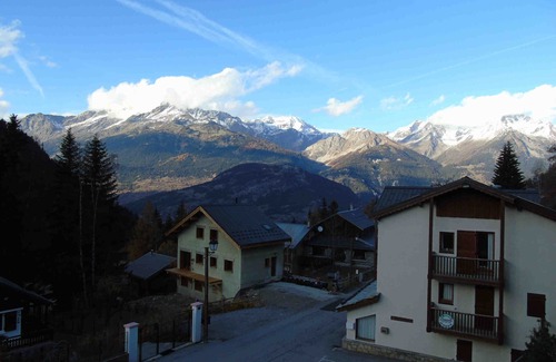 Valfrejus Apartment | Valfréjus: Family apartment 8 pax, 3 rooms, pets allowed
