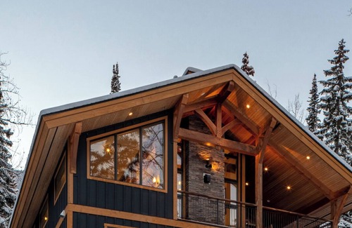 Golden Ski Chalet | Valhalla: 6 bedroom luxury home at Kicking Horse Mountain Resort