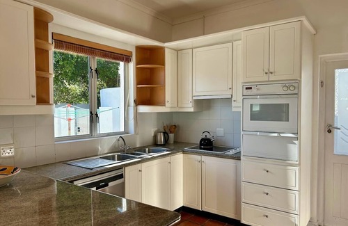 Voelklip House | Valinor - Grotto Beach