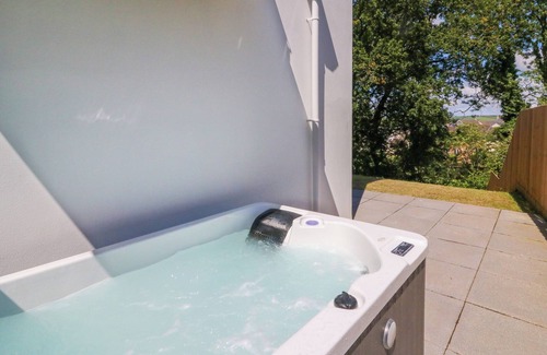 Westleigh Cottage | VALISE, pet friendly, with hot tub in Bideford