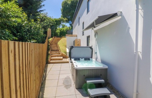 Westleigh Cottage | VALISE, pet friendly, with hot tub in Bideford
